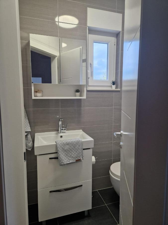 Apartman River Breeze Omis Exterior photo